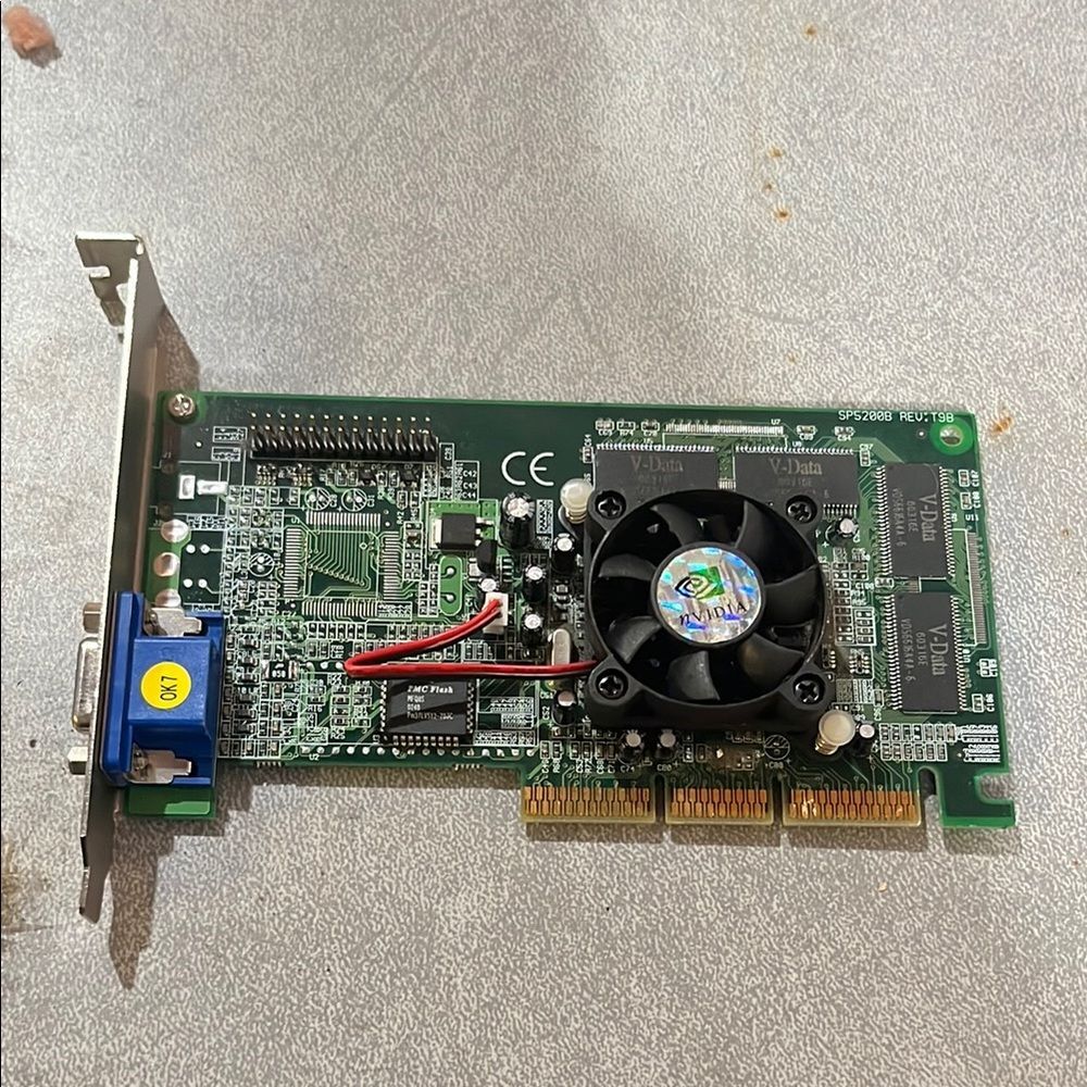 High-Performance Graphics Card with Cooling Fan vga